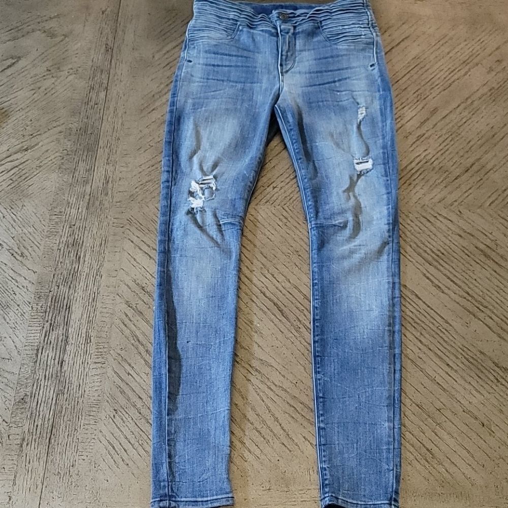 RtA size 24 high rise distressed skinny jeans 💙🤍
